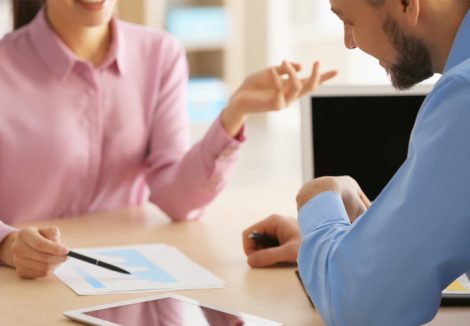 Complémentaire santé collective obligatoire en entreprise : dans quels cas vos salariés peuvent-ils s'en dispenser ?